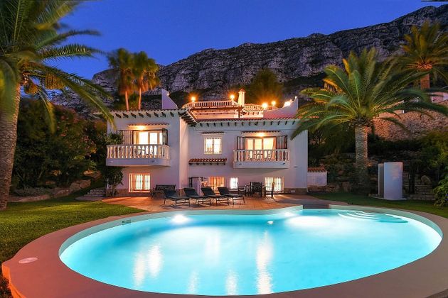 Foto 1 de Casa en venda a El Montgó de 4 habitacions amb terrassa i piscina