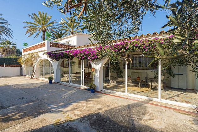 Foto 2 de Xalet en venda a Les Marines/Las Marinas de 6 habitacions amb terrassa i piscina