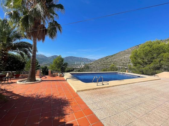 Foto 2 de Venta de chalet en Jalón/Xaló de 3 habitaciones con terraza y piscina