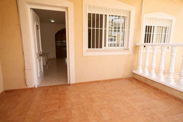 Foto 2 de Venta de piso en San Miguel de Salinas de 2 habitaciones con terraza y piscina