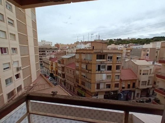 Foto 2 de Pis en venda a Campoamor de 4 habitacions amb terrassa i balcó
