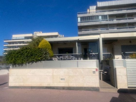 Foto 1 de Casa adosada en venta en calle Albacete de 5 habitaciones con terraza y piscina