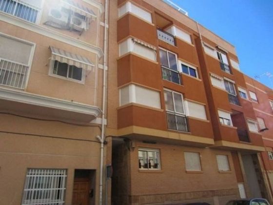 Foto 1 de Pis en venda a Centro - Santa Pola de 2 habitacions amb balcó i aire acondicionat