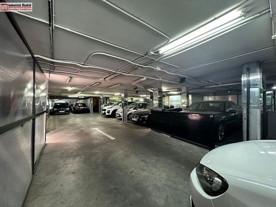 Foto 2 de Garaje en venta en Los Villares de 790 m²