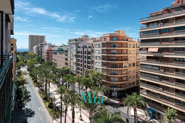 Foto 1 de Venta de piso en Centro - Alicante de 3 habitaciones con terraza y aire acondicionado