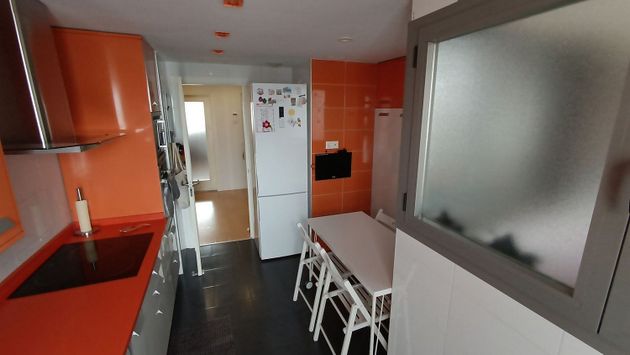 Foto 2 de Pis en venda a calle De la Osa Mayor de 3 habitacions amb garatge i aire acondicionat