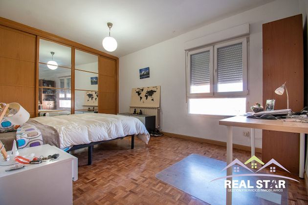 Foto 2 de Piso en venta en Centro - San Fernando de Henares de 4 habitaciones con terraza y calefacción