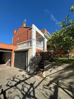 Foto 2 de Venta de casa en Las Conejeras - Esparragal de 5 habitaciones con terraza y garaje