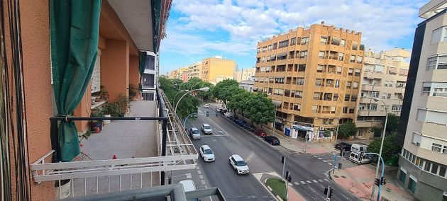 Foto 2 de Pis en venda a avenida Catedrático Soler de 4 habitacions amb garatge i balcó