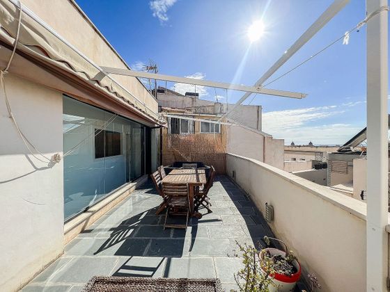 Foto 2 de Àtic en venda a Casco Antiguo - Santa Cruz de 3 habitacions amb terrassa i aire acondicionat