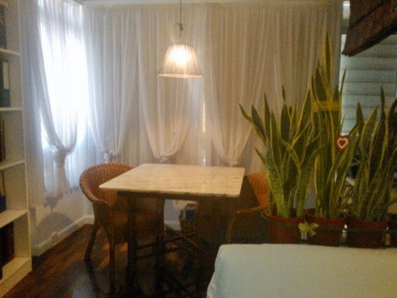 Foto 2 de Pis en venda a Casco Antiguo - Santa Cruz de 3 habitacions amb terrassa i aire acondicionat