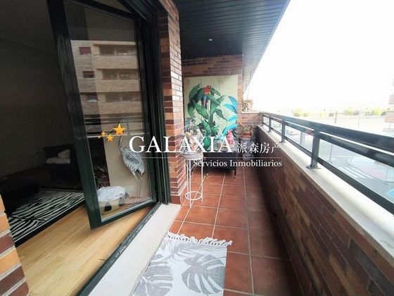 Foto 1 de Pis en venda a El Quiñón de 4 habitacions amb terrassa i piscina