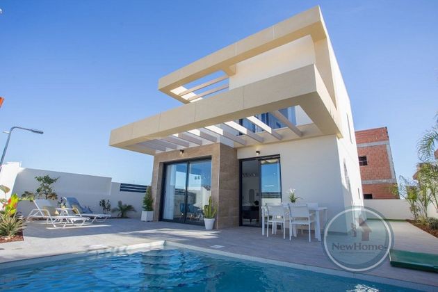 Foto 2 de Xalet en venda a calle Romero de 3 habitacions amb terrassa i piscina