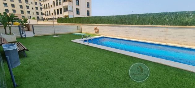 Foto 2 de Pis en venda a El Raval - Portes Encarnades de 4 habitacions amb terrassa i piscina