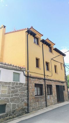 Foto 2 de Casa adosada en venta en calle Maestra Agustina de 4 habitaciones con calefacción