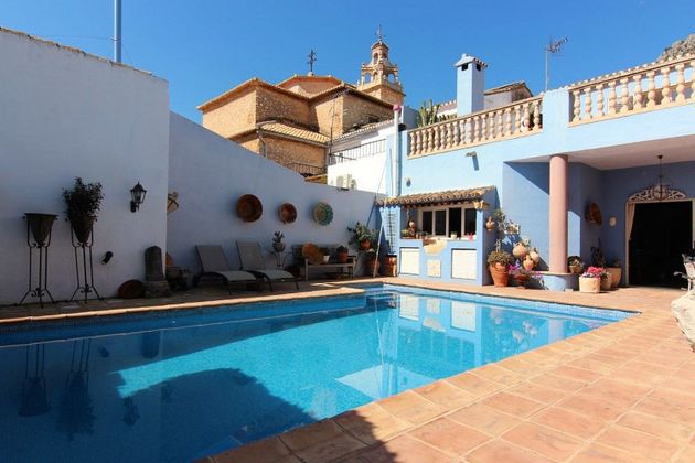 Foto 2 de Xalet en venda a Sagra de 4 habitacions amb terrassa i piscina