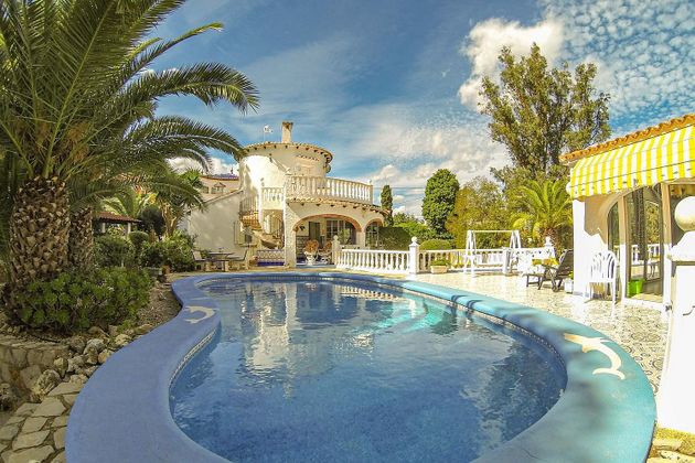 Foto 1 de Casa en venda a La Pedrera-Vessanes de 6 habitacions amb terrassa i piscina
