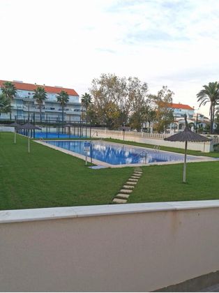 Foto 1 de Venta de piso en Les Marines/Las Marinas de 2 habitaciones con terraza y piscina
