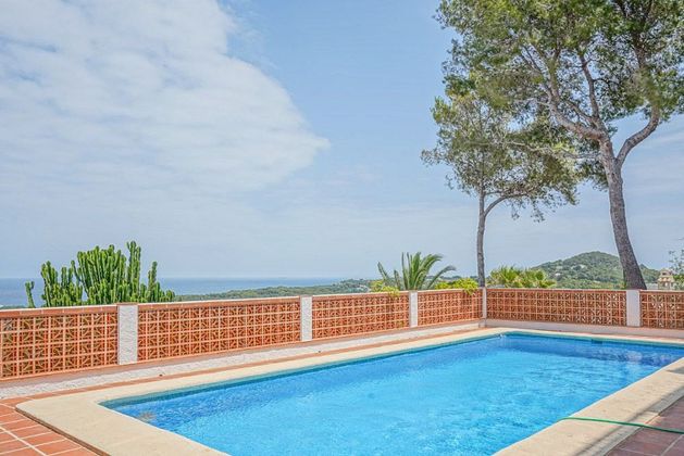Foto 2 de Chalet en venta en Balcón al Mar-Cap Martí de 3 habitaciones con terraza y piscina