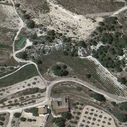 Foto 2 de Venta de terreno en Castalla de 240000 m²