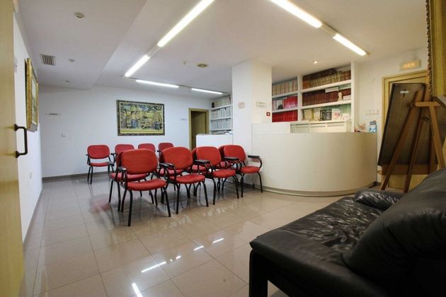 Foto 2 de Pis en venda a Centro - Alicante de 4 habitacions amb aire acondicionat i calefacció