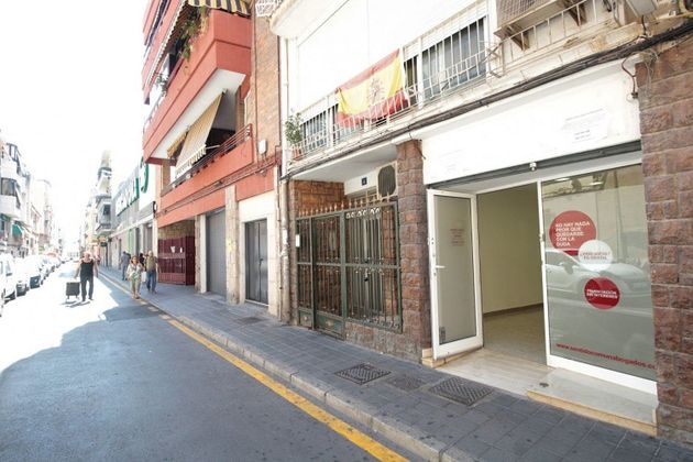Foto 1 de Venta de local en calle Del Arquitecto Vidal con aire acondicionado