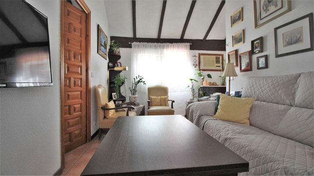 Foto 1 de Àtic en venda a Centro - Alicante de 2 habitacions amb terrassa i balcó