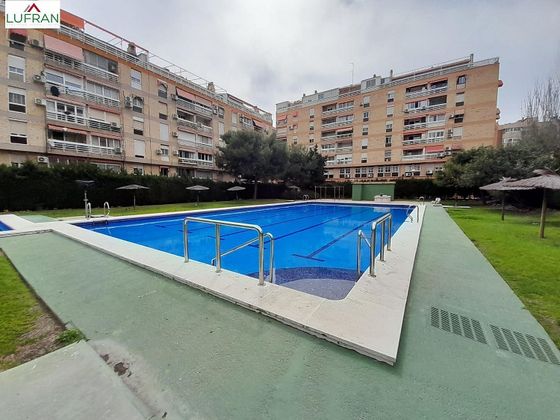 Foto 1 de Pis en venda a Alipark de 3 habitacions amb terrassa i piscina