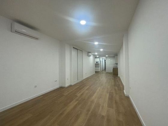 Foto 2 de Piso en alquiler en San Isidro - Los Almendros de 2 habitaciones con aire acondicionado y calefacción