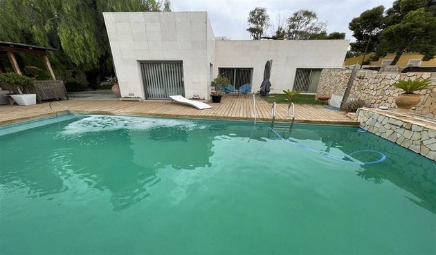 Foto 1 de Chalet en venta en Cabo de las Huertas de 4 habitaciones con terraza y piscina