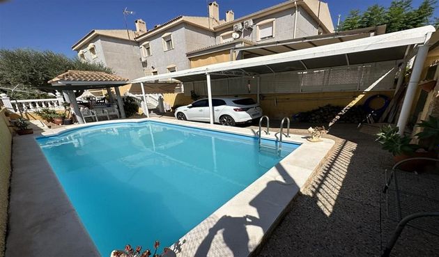 Foto 1 de Casa en venda a El Altet de 6 habitacions amb terrassa i piscina