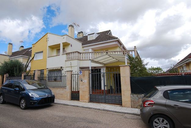 Foto 1 de Casa en venda a Sector 3 de 3 habitacions amb terrassa i garatge