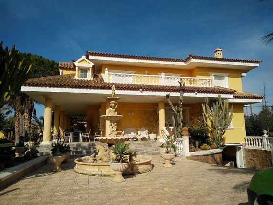 Foto 1 de Xalet en venda a Centro - Mutxamel/Muchamiel de 8 habitacions amb terrassa i piscina