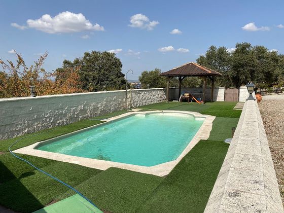Foto 2 de Chalet en venta en Méntrida de 6 habitaciones con terraza y piscina