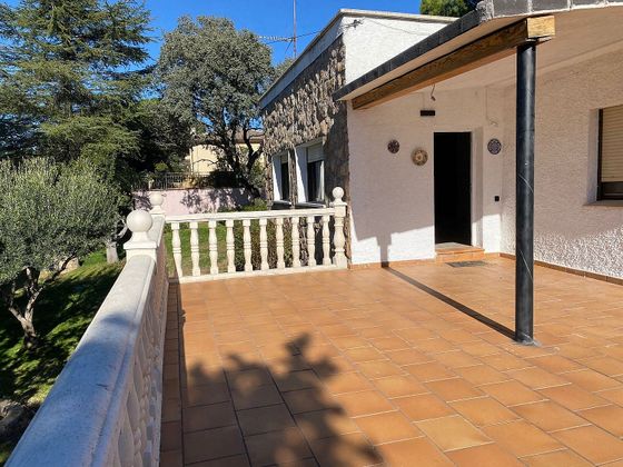 Foto 1 de Venta de chalet en Villa del Prado de 4 habitaciones con terraza y piscina
