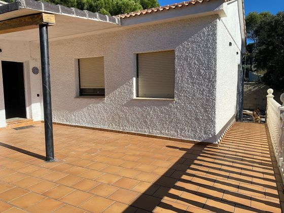 Foto 2 de Xalet en venda a Villa del Prado de 4 habitacions amb terrassa i piscina