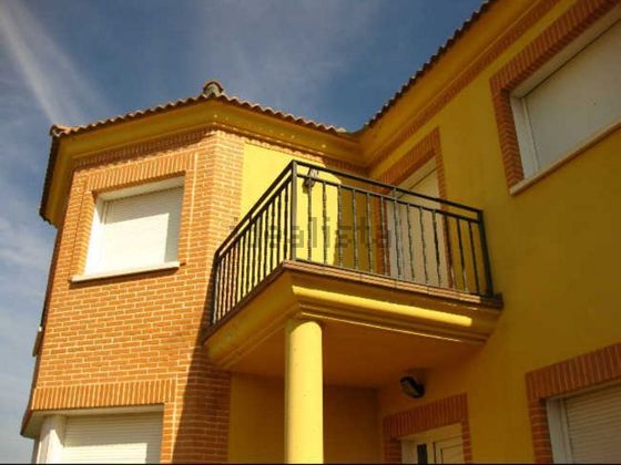 Foto 2 de Chalet en venta en Escalona de 4 habitaciones con terraza y piscina