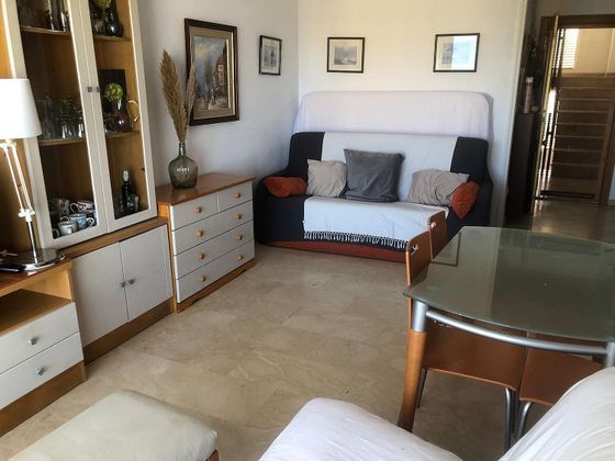 Foto 2 de Piso en alquiler en Guardamar de 1 habitación con terraza y piscina
