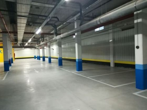 Foto 1 de Garatge en lloguer a calle Cortinas de Cervantes de 25 m²