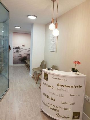 Foto 2 de Oficina en venda a Centro - Elche amb aire acondicionat i calefacció