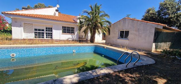 Foto 1 de Chalet en venta en Eurovillas de 4 habitaciones con terraza y piscina
