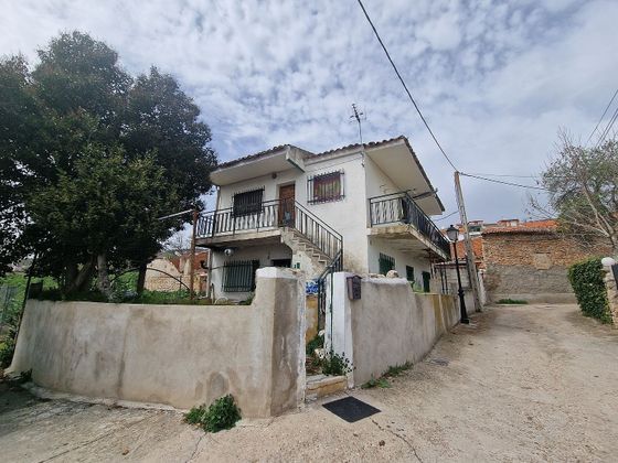 Foto 2 de Casa en venda a calle De la Vaquería de 6 habitacions amb jardí i balcó