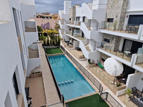 Foto 1 de Àtic en lloguer a avenida Escandinavia de 2 habitacions amb terrassa i piscina