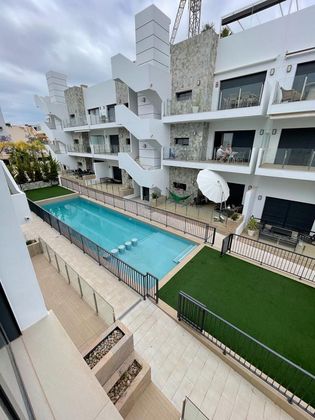Foto 2 de Àtic en lloguer a avenida Escandinavia de 2 habitacions amb terrassa i piscina