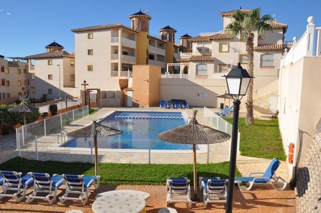 Foto 1 de Pis en lloguer a calle Carlos Torres de 2 habitacions amb terrassa i piscina