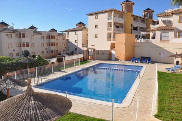 Foto 2 de Piso en alquiler en calle Carlos Torres de 2 habitaciones con terraza y piscina