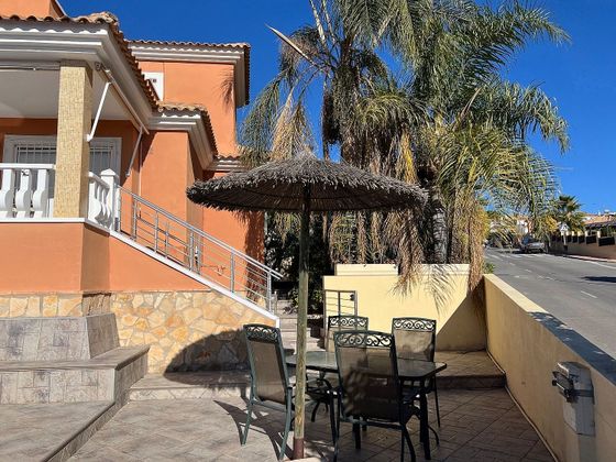 Foto 1 de Casa en lloguer a La Alcoraya de 3 habitacions amb terrassa i piscina