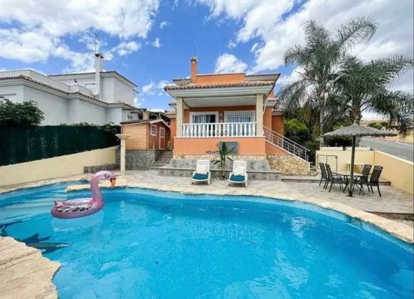 Foto 2 de Alquiler de casa en La Alcoraya de 3 habitaciones con terraza y piscina