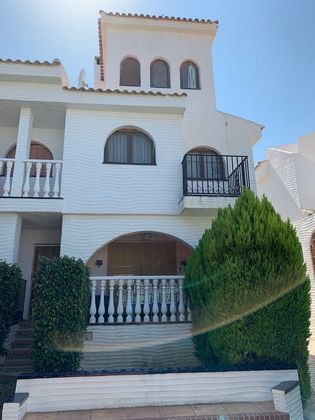 Foto 1 de Casa en lloguer a avenida De Polonia de 3 habitacions amb terrassa i piscina