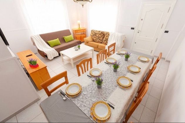 Foto 1 de Alquiler de piso en calle Catamarán de 3 habitaciones con muebles y aire acondicionado